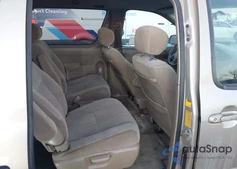 2002 Toyota Sienna Le z USA, uszkodzony, nr VIN 4T3ZF13C42U479037